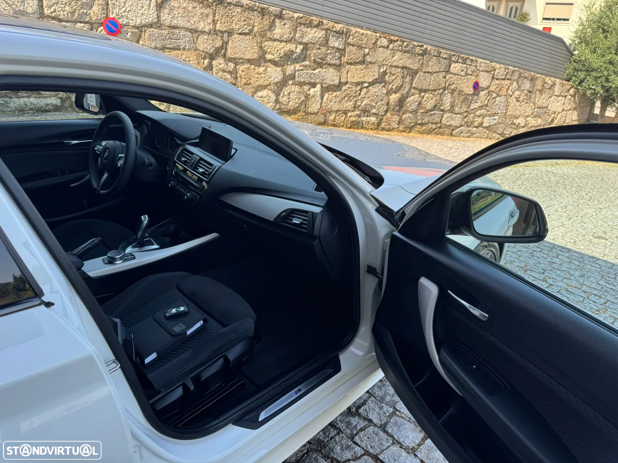 BMW 118 d Pack Desportivo M - 17