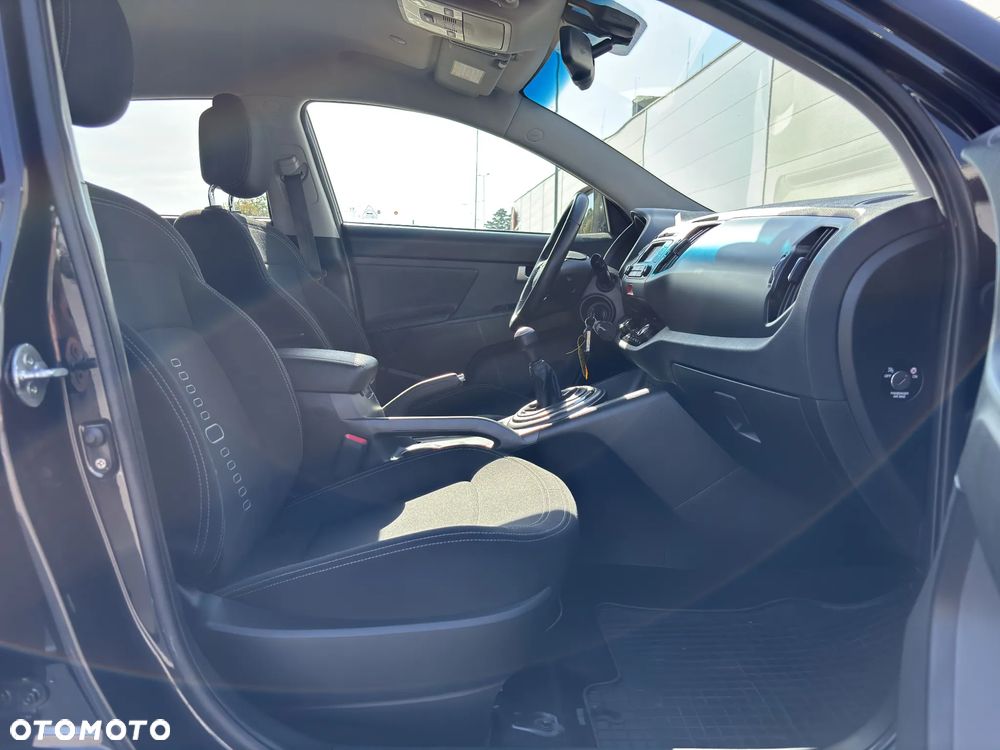 Kia Sportage 2.0 CVVT 4WD Spirit - 33