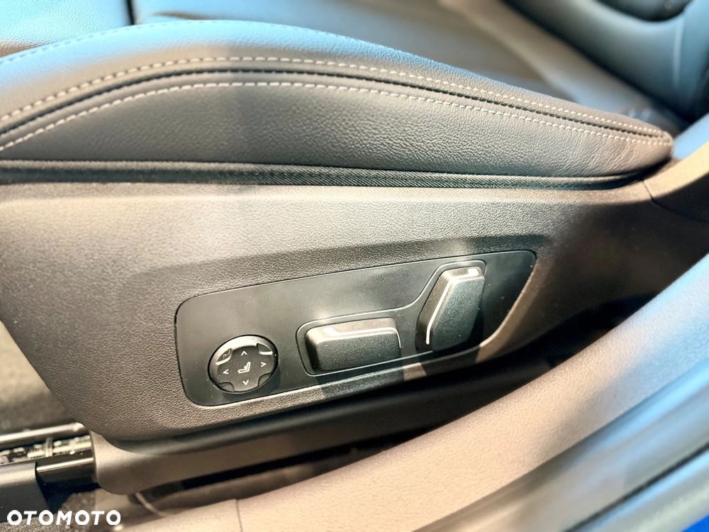 BMW Seria 3 330i xDrive M Sport - 10