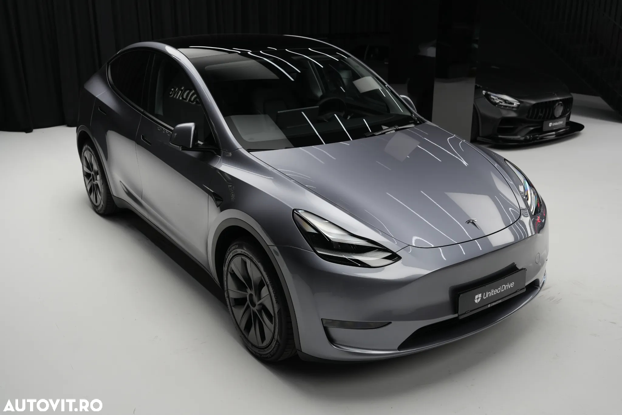 Tesla Model Y AWD Long Range - 34