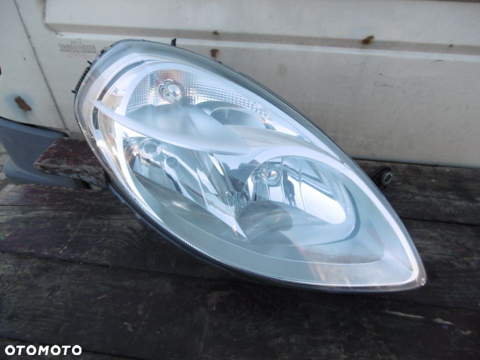 Lampa prawa lancia YPSILON HELLA EUROPA - 1