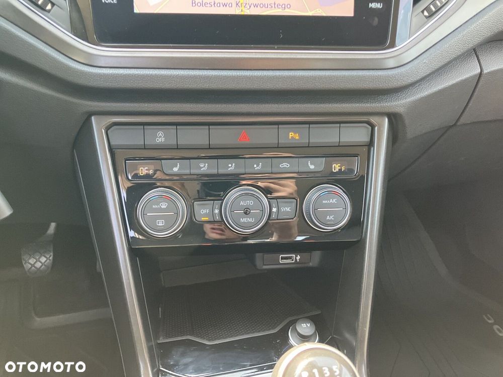 Volkswagen T-Roc - 14