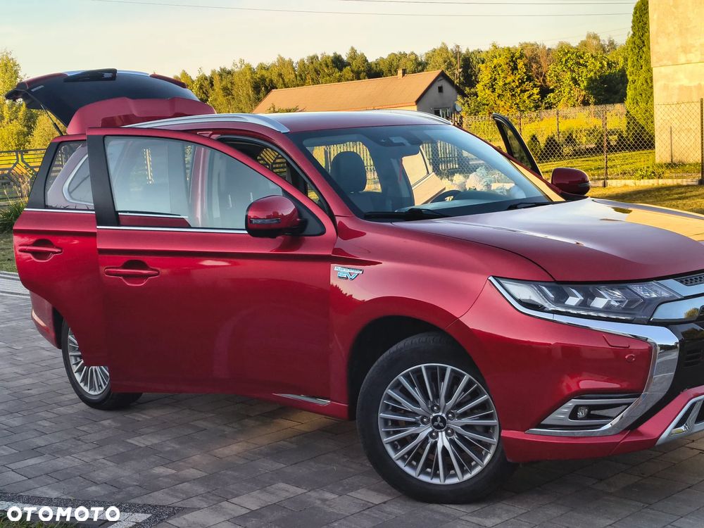 Mitsubishi Outlander - 11