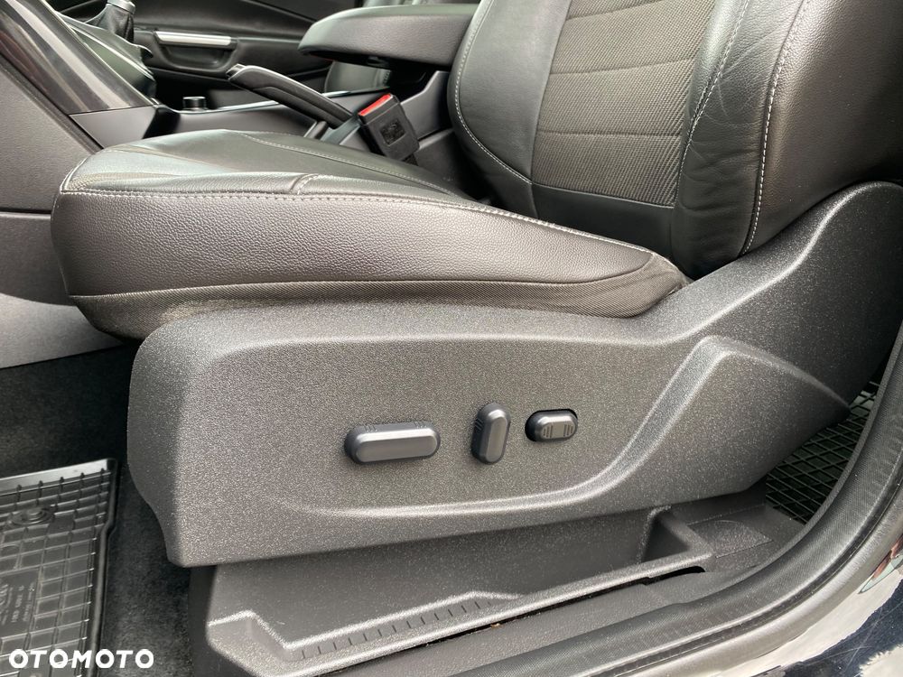 Ford Kuga 2.0 TDCi 4x4 Titanium - 27