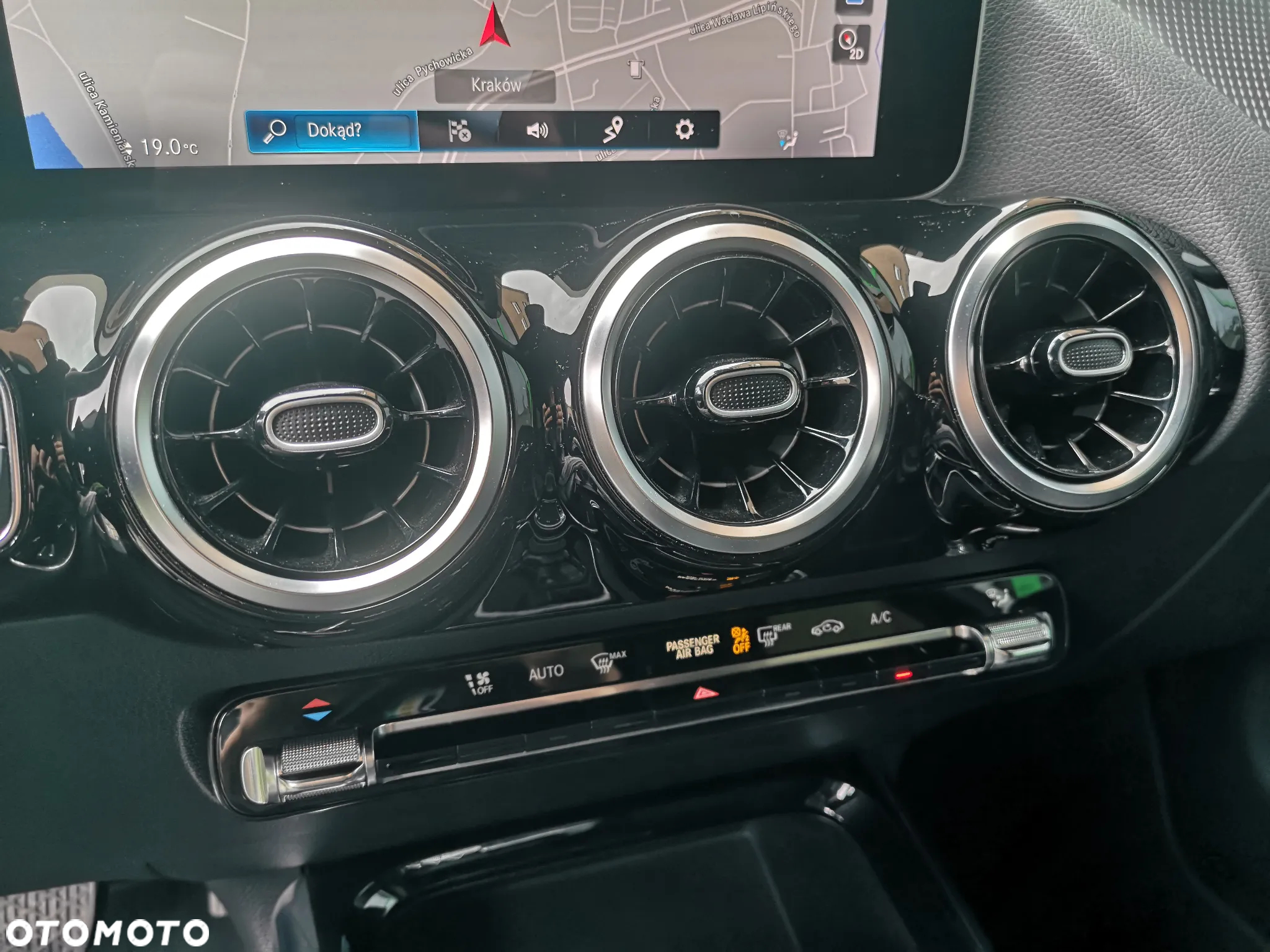 Mercedes-Benz Klasa B 250 AMG Line 7G-DCT - 24