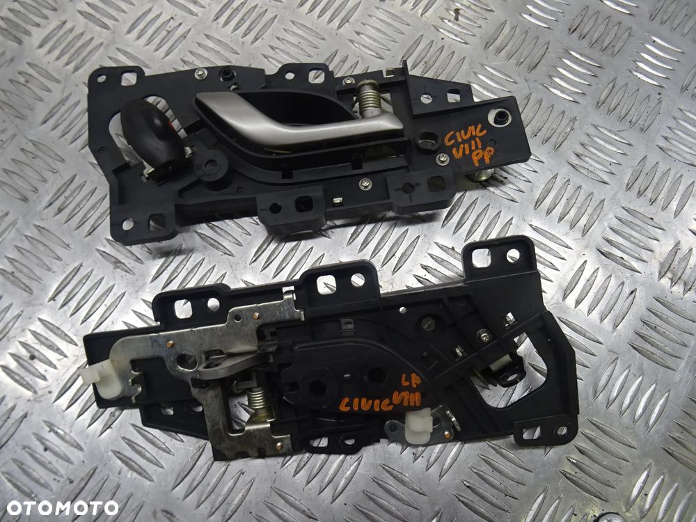 HONDA CIVIC VIII HB 5D 1.4B KLAMKA WEWNĘTRZNA PRZÓD PRZEDNIA PRAWA LEWA - 1