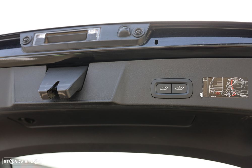 Volvo XC 40 2.0 B4 Inscription - 4