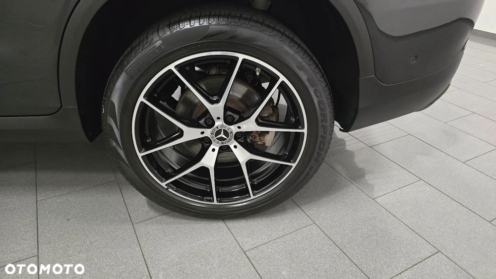 Mercedes-Benz GLC 300 de 4Matic 9G-TRONIC AMG Line Plus - 11