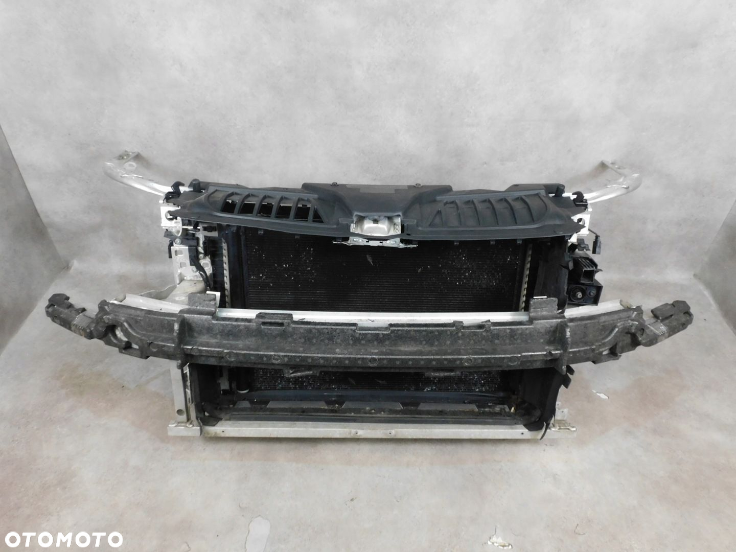AUDI A8 D5 4N WZMOCNIENIE PAS PRZÓD CHŁODNICE KOMPLET 3.0 - 2