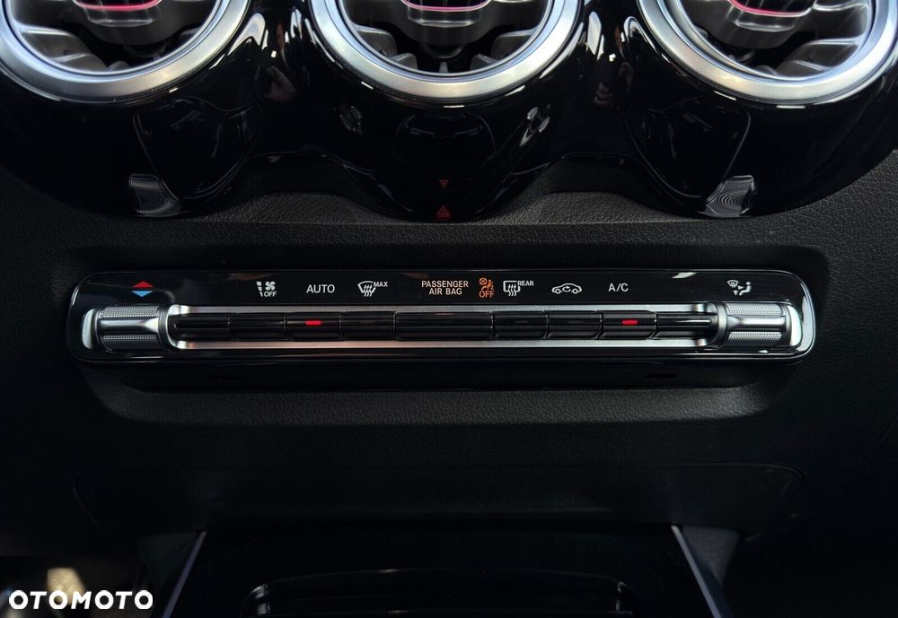 Mercedes-Benz GLB 200 Progressive 7G-DCT - 22