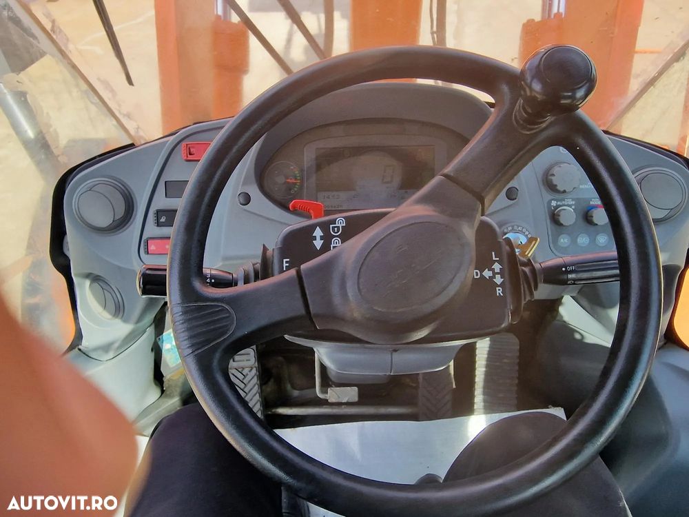 Hitachi ZW220-6, cupa 3,5mc, 2018, 10.546h, produs in JAPONIA, Anv 23,5R25 80% ok, Masa operationala 20 tone, camera luat vederi spate, consum mediu 10,5l/ora, Stare foarte buna, posibilitate leasing 3 ani, AC Climatronic, computer in PROMOTIE 53.900 EUR+Tva - 34