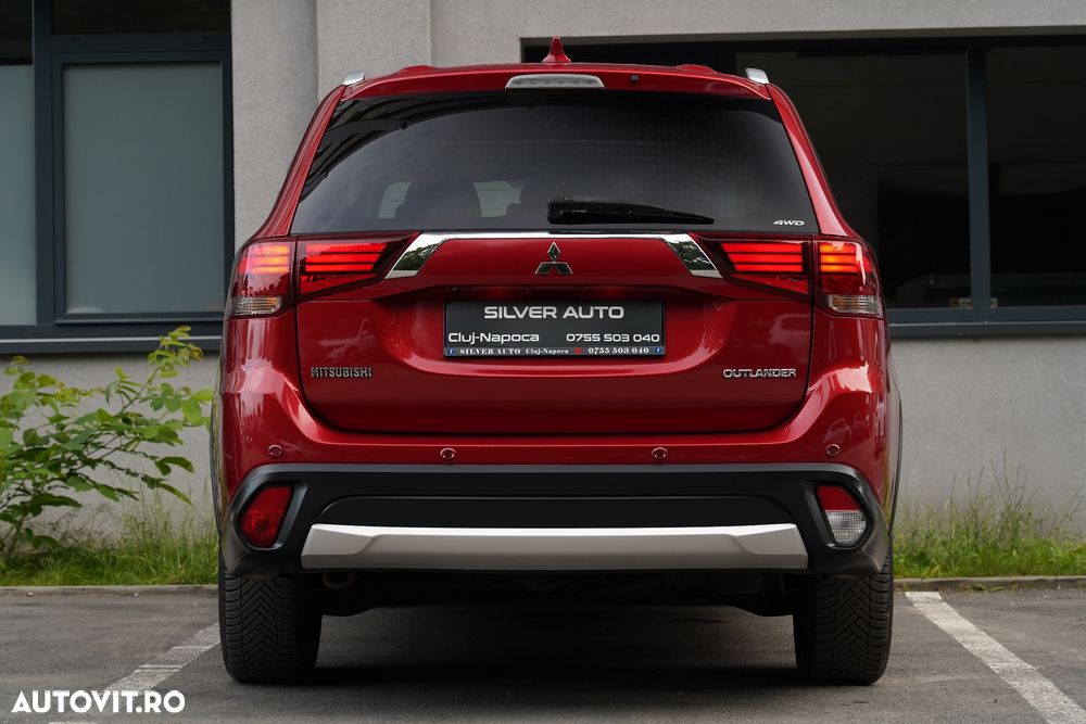 Mitsubishi Outlander 2.2 DI-D 4WD Automatik Diamant Edition - 32