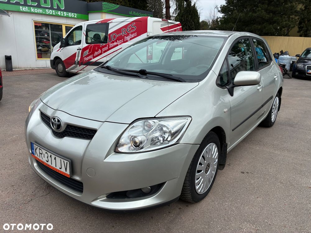 Toyota Auris - 1