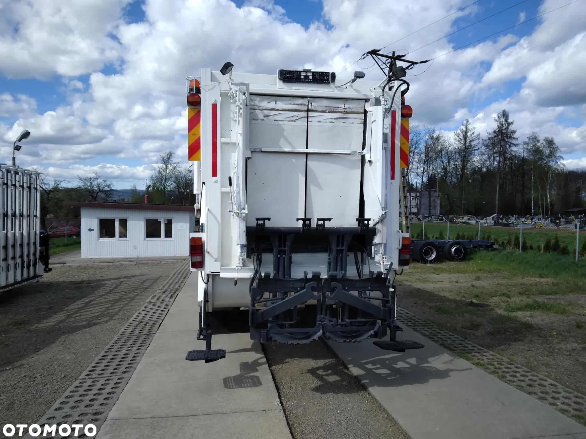 MAN TGM 18.250 4x4 Smieciarka resor - 14