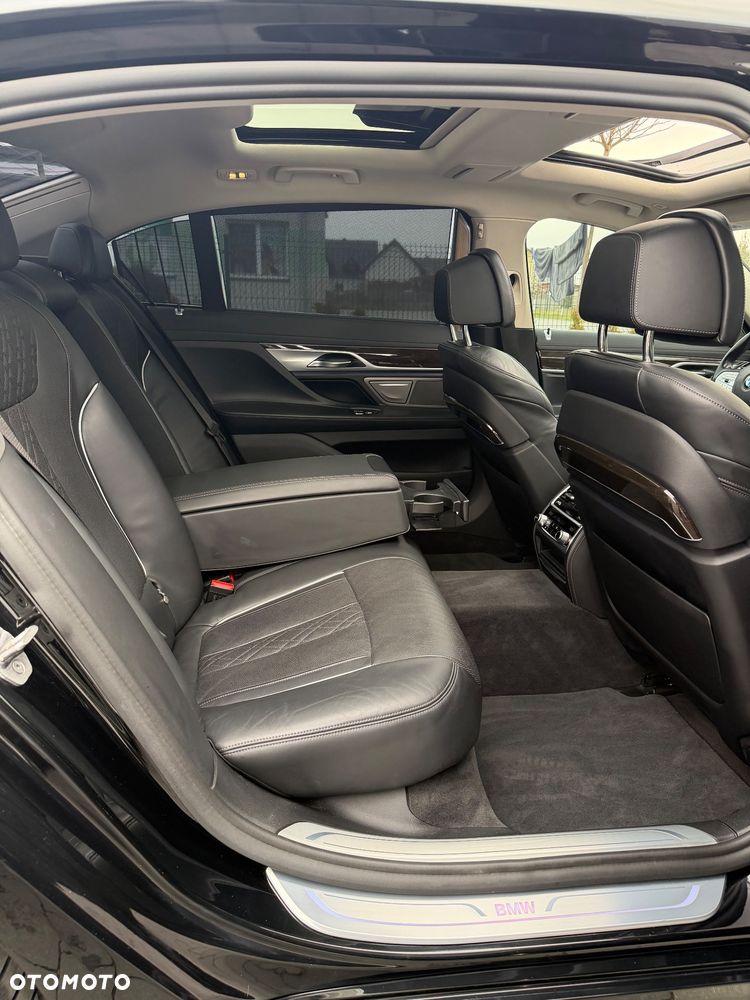 BMW Seria 7 740Li - 25