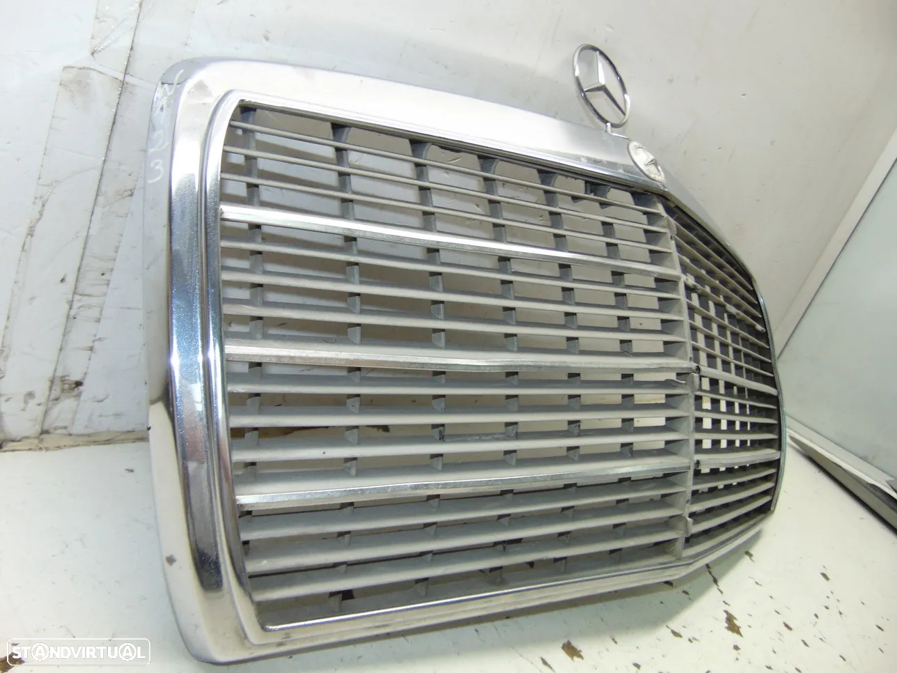 Mercedes W123 grelha - 2