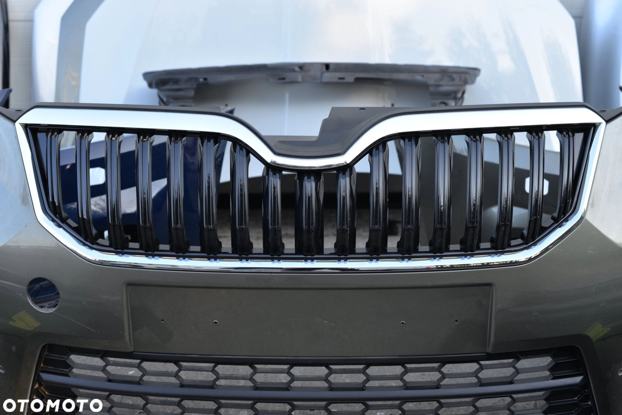 MASKA ZDERZAK GRILL BŁOTNIK PAS LAMPA H7 XENON BELKA SKODA YETI 12-LIFT - 7
