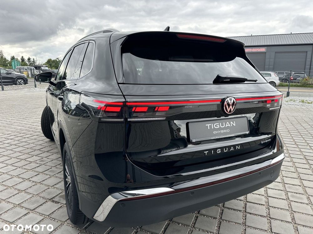 Volkswagen Tiguan - 36