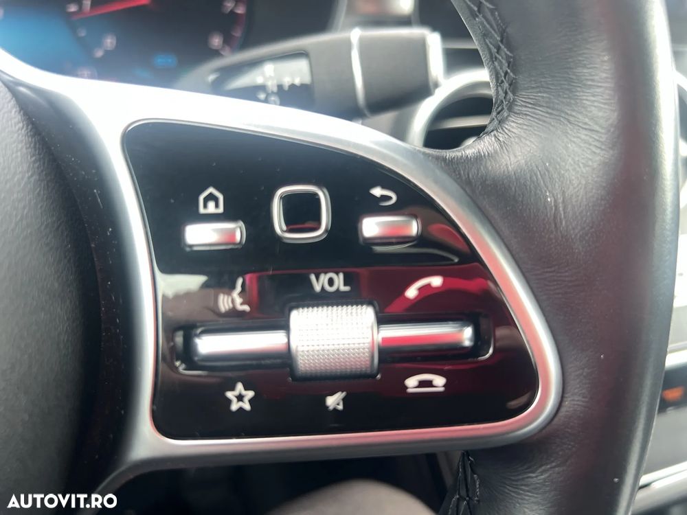 Mercedes-Benz GLC Coupe 300 4MATIC MHEV - 17