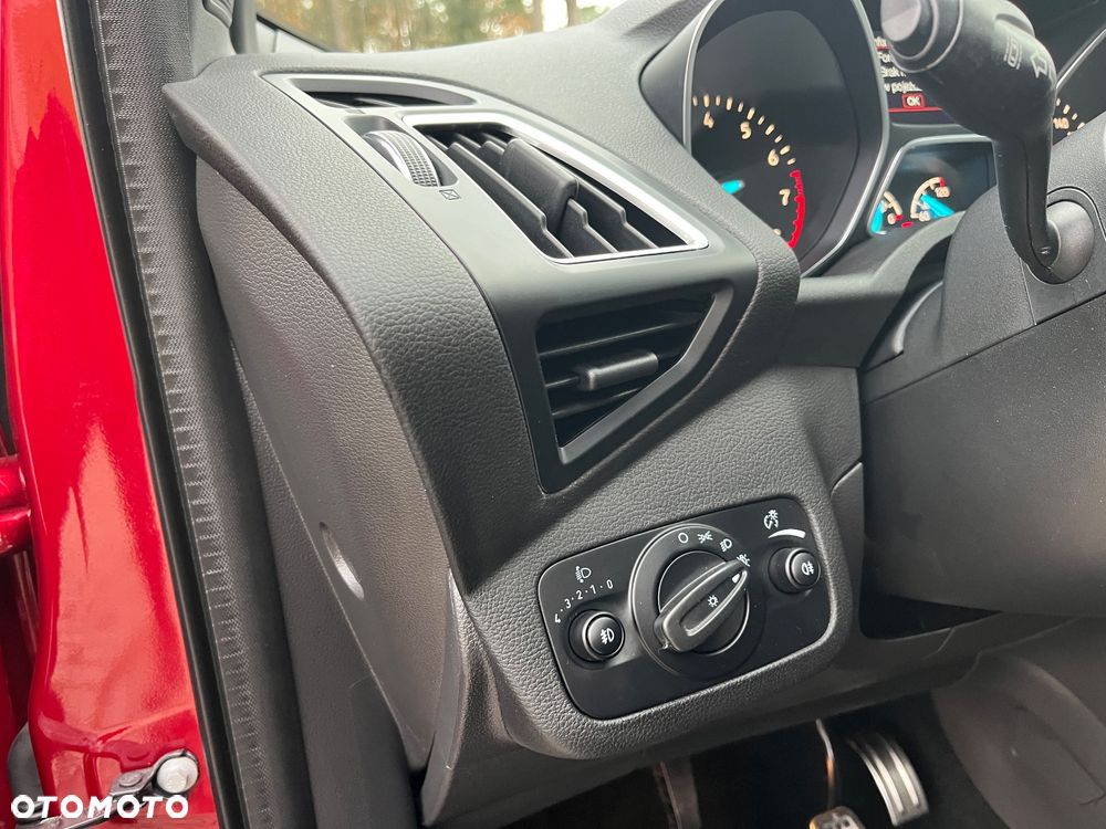 Ford Kuga 1.5 EcoBoost 2x4 ST-Line - 25