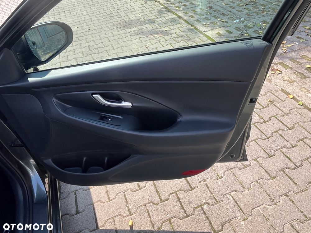 Hyundai i30 Fastback 1.5 T-GDI 48V Smart DCT - 11