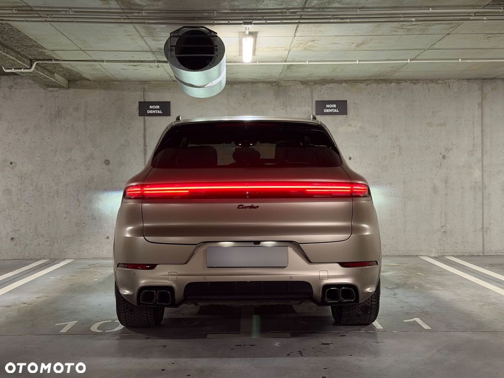 Porsche Cayenne Turbo E-Hybrid PHEV - 6