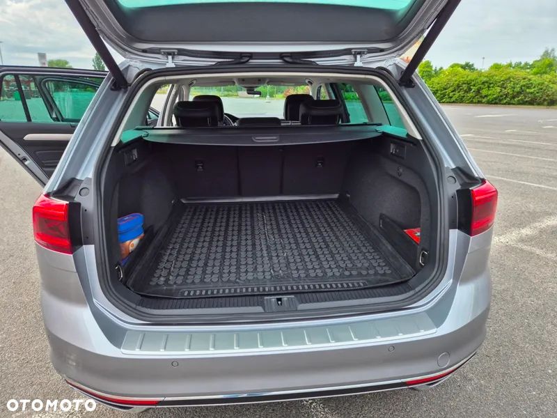 Volkswagen Passat 2.0 TDI Elegance DSG - 13