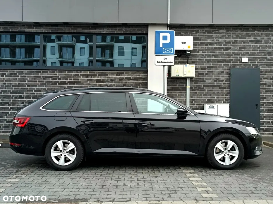 Skoda Superb 2.0 TDI Ambition DSG7 - 3