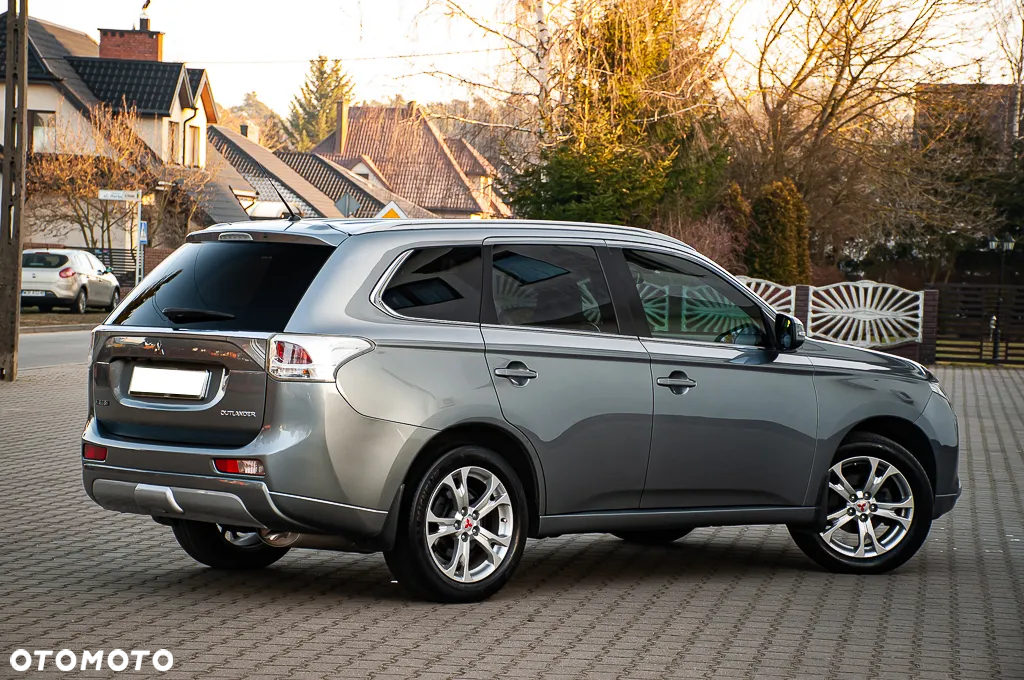 Mitsubishi Outlander 2.0 2WD CVT Diamant Edition+ - 18
