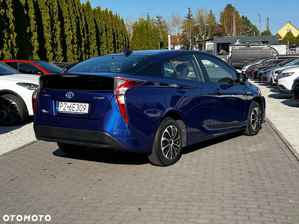 Toyota Prius Hybrid - 6