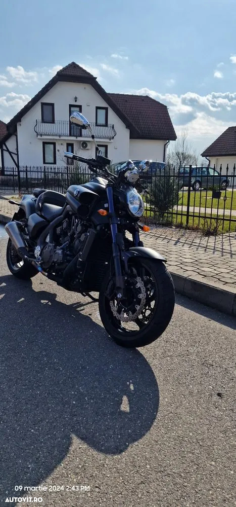 Yamaha V-MAX - 3
