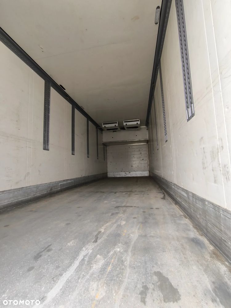 Kontener chłodnia SCHMITZ izoterma drzwi agregat MERCEDES ACTROS - 18