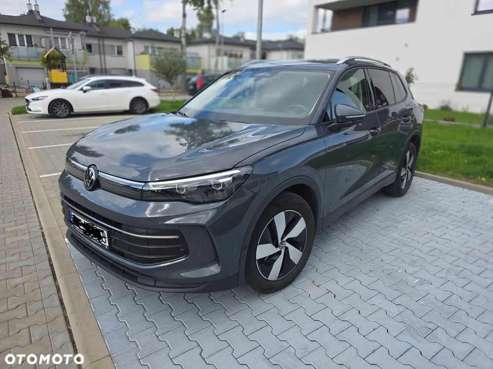 Volkswagen Tiguan - 1