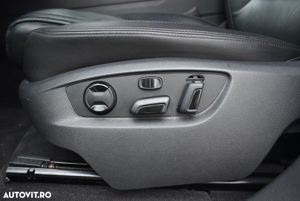 Volkswagen Touareg 3.0 V6 TDI BMT - 17