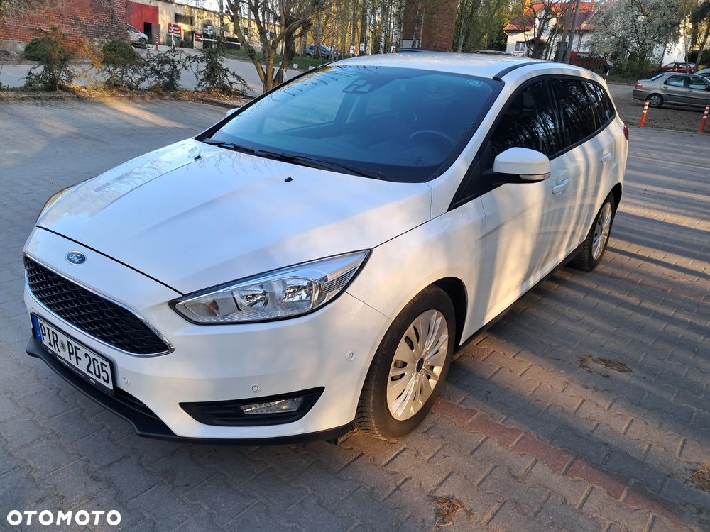 Ford Focus ver-1-5-ecoboost-start--stopp--system-business-edition - 1