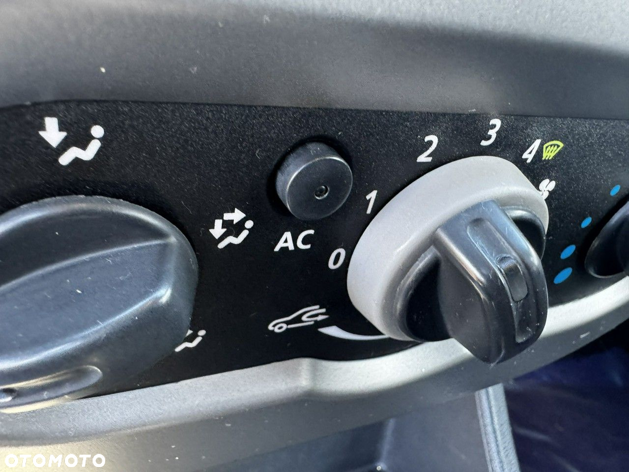 Dacia Sandero 1.2 16V 75 Ambiance - 16
