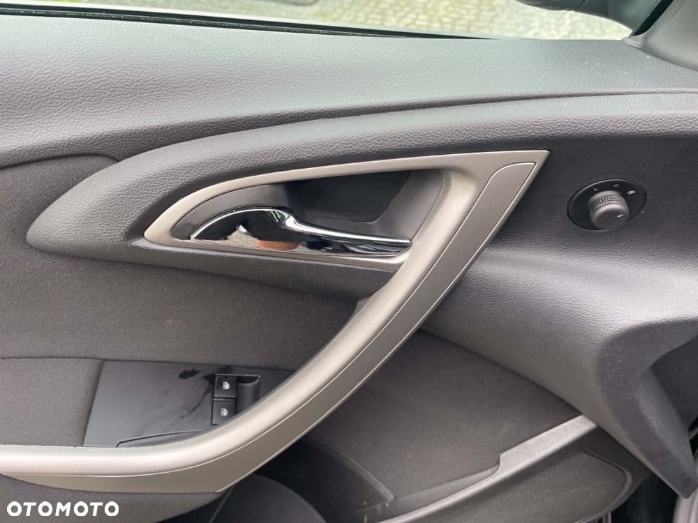 Opel Astra 1.4 Turbo - 29