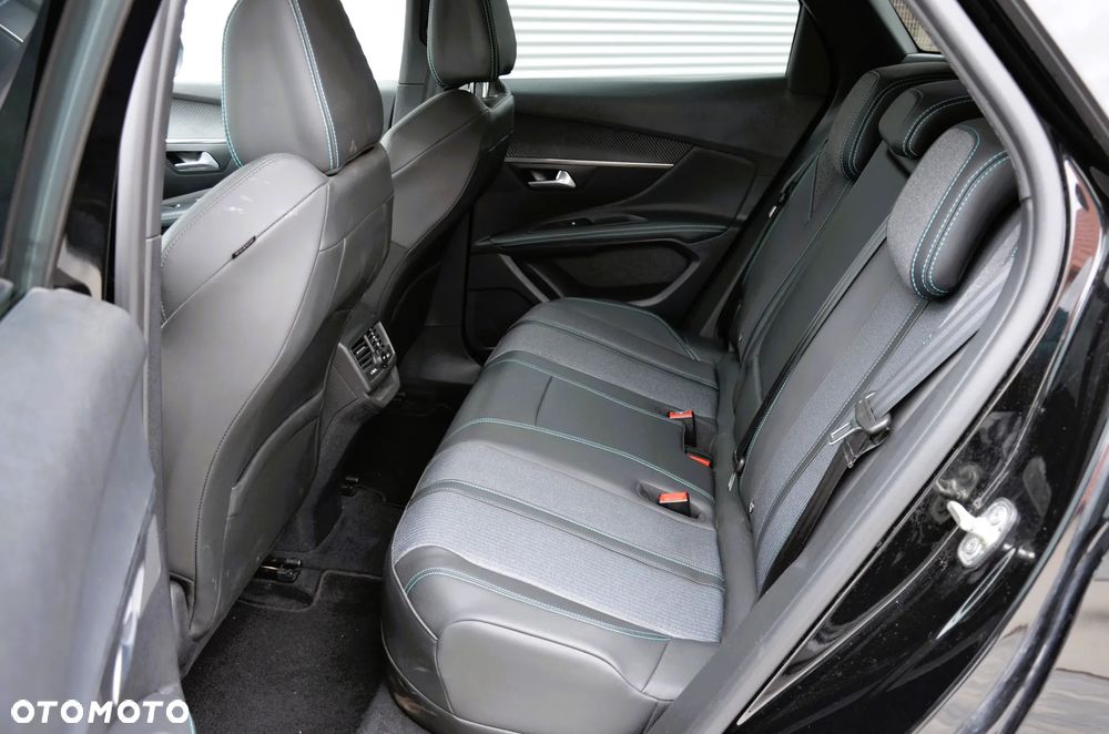 Peugeot 3008 225 e-EAT8 Allure Pack - 18