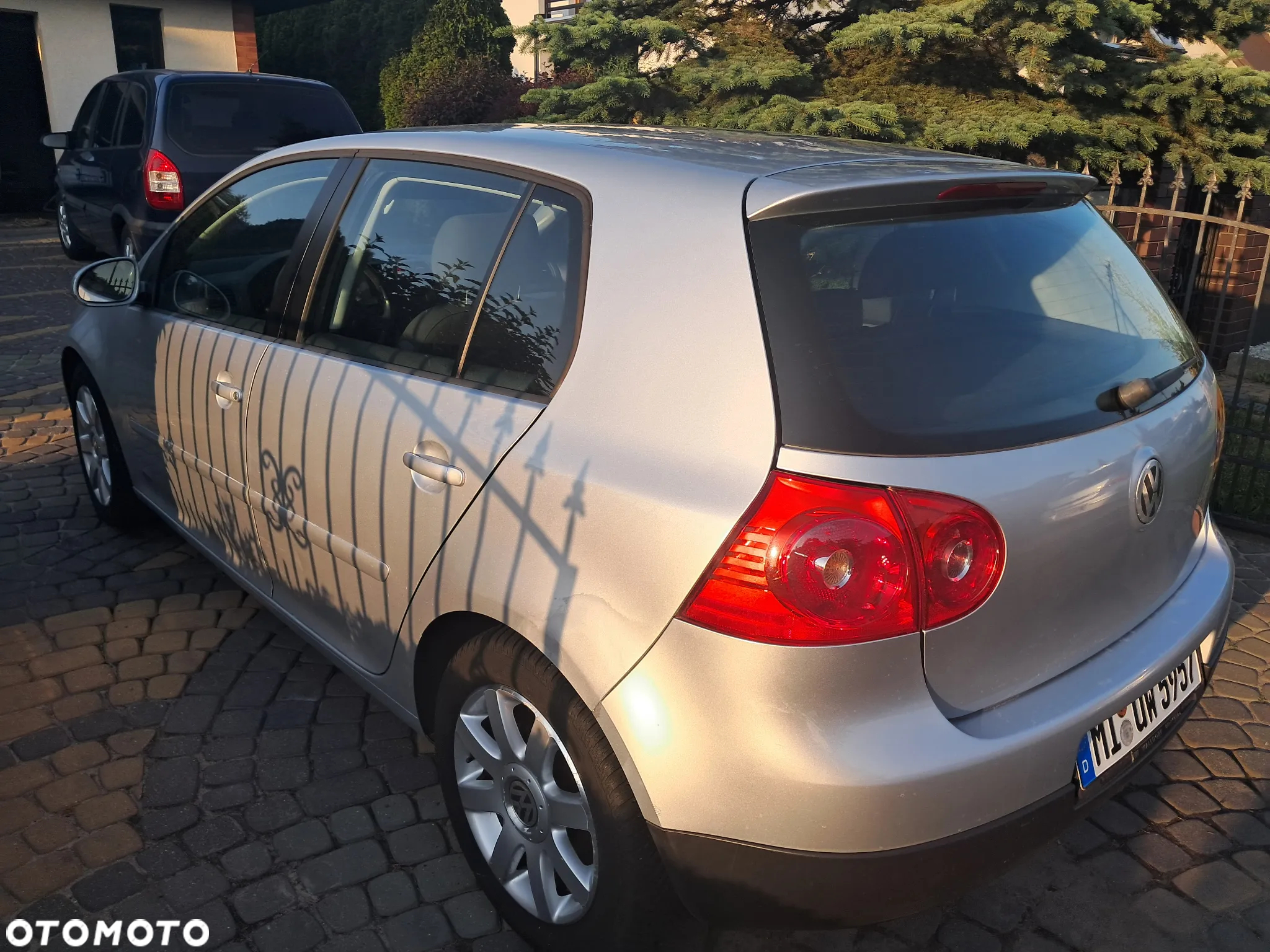 Volkswagen Golf 2.0 FSI Comfortline - 4