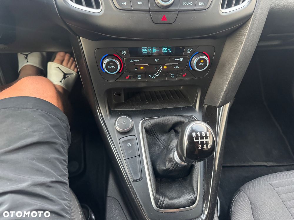 Ford Focus 1.0 EcoBoost Titanium - 14