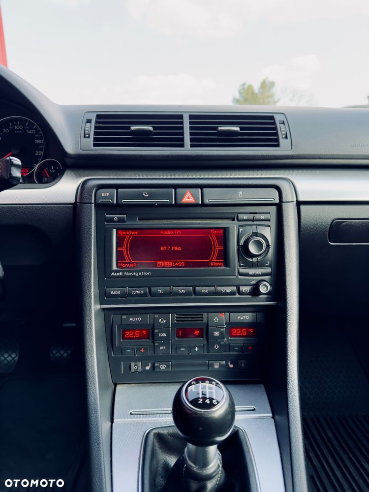 Audi A4 Avant 2.0 TDI - 10