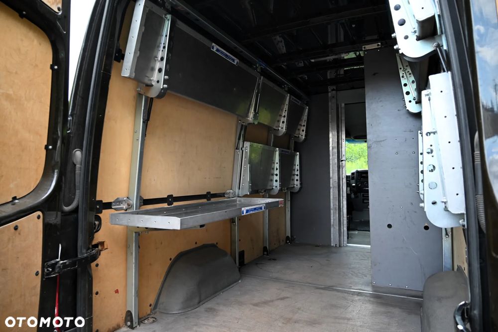Mercedes-Benz Sprinter - 19