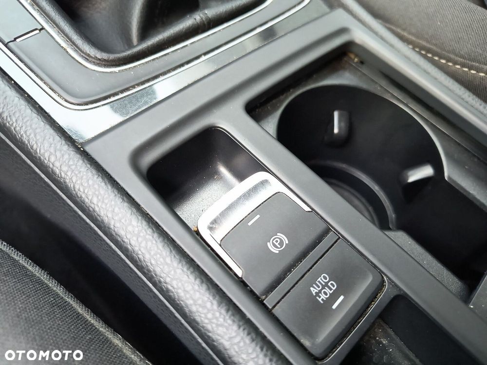 Volkswagen Golf Variant 1.0 TSI BMT Trendline - 25
