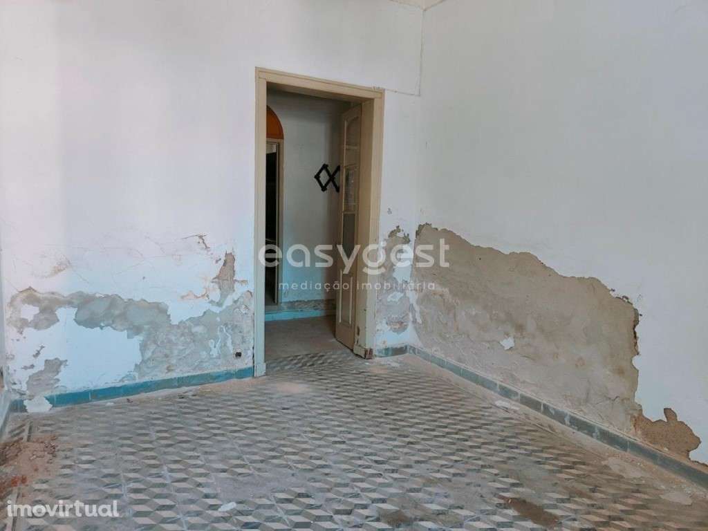 Moradia para recuperar com boas áreas, localizada na Vila de Aljustrel - Grande imagem: 5/22