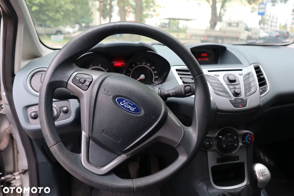 Ford Fiesta 1.25 Ambiente - 9