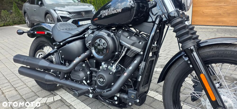 Harley-Davidson Softail Street Bob - 25