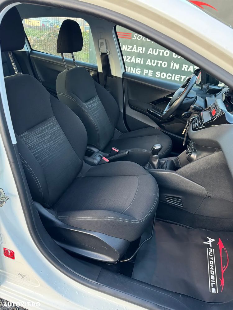 Peugeot 208 PureTech 68 Urban Move - 12