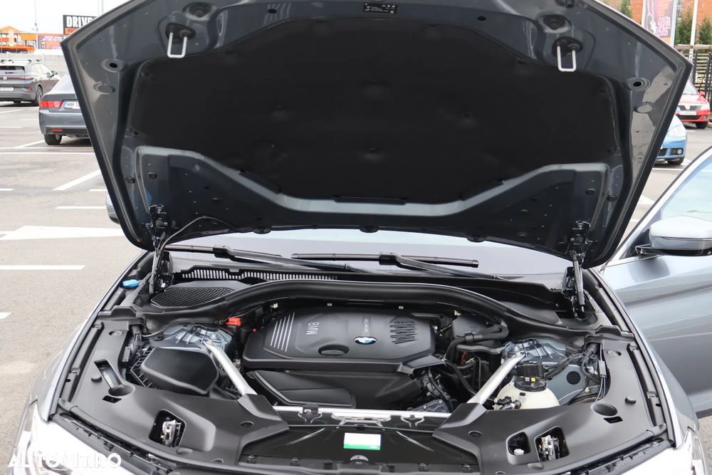 BMW Seria 5 520d xDrive Aut. Luxury Line - 7