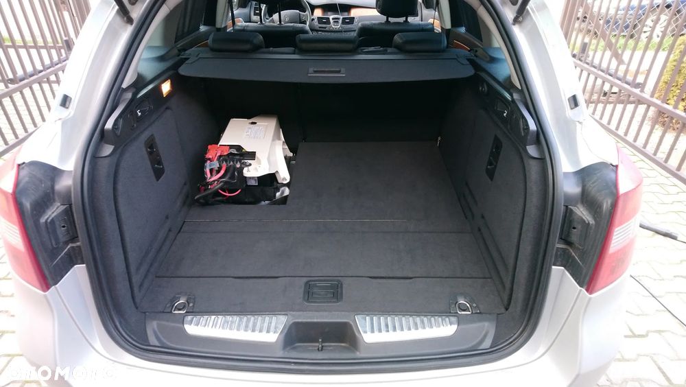 Renault Laguna 3.5 V6 Initiale - 12