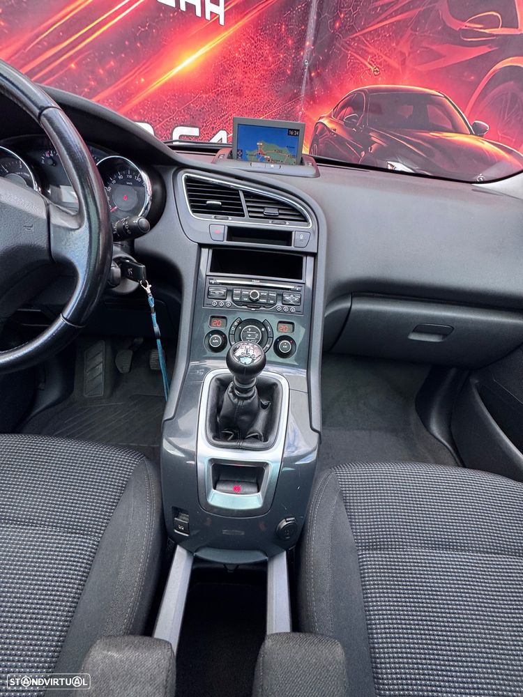 Peugeot 5008 - 14
